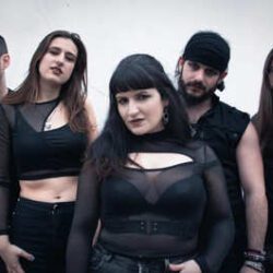 Delenda Est lanza su nueva canción «First Not To Spend» junto con un videoclip